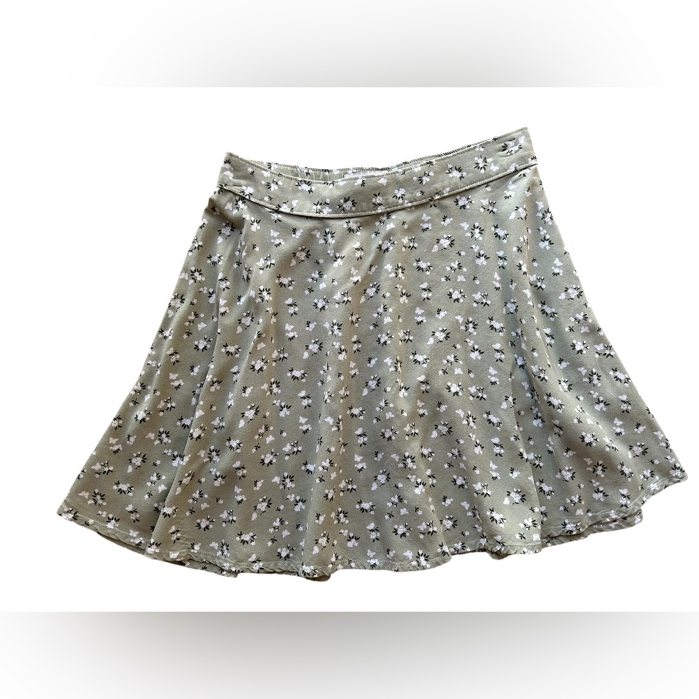 Adorable Hollister Mini Skirt Sage Green Floral Design